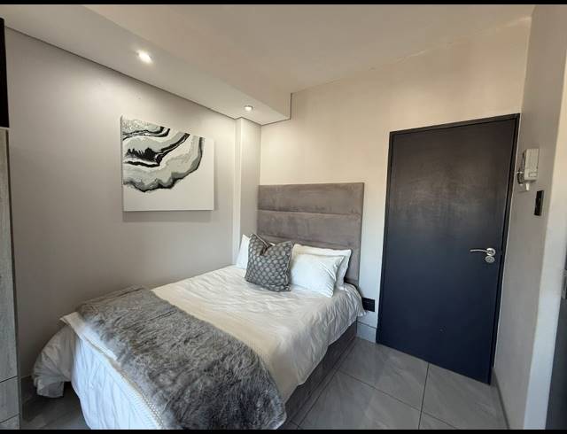 1 BEDROOM STUDIO APARTMENT FOR SALE IN BOKSBURG CENTRAL